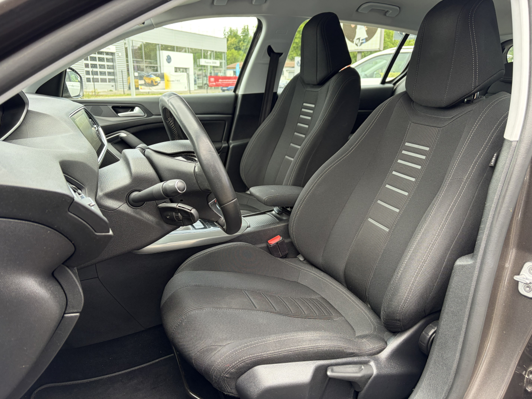 Peugeot 308 — 8