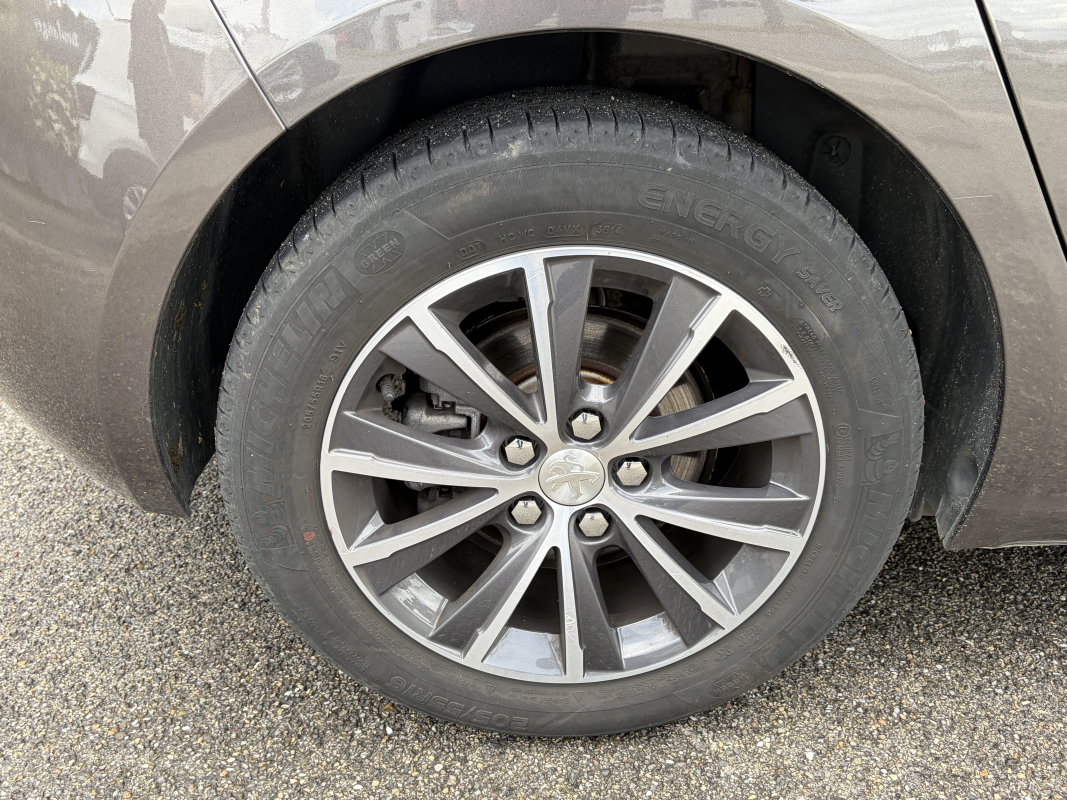 Peugeot 308 — 21