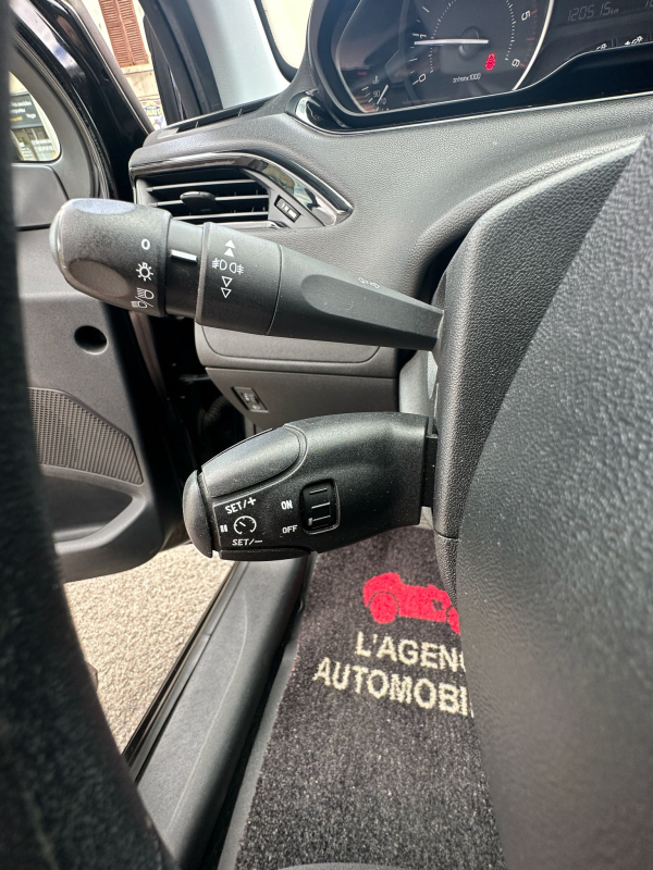Peugeot 208 — 19