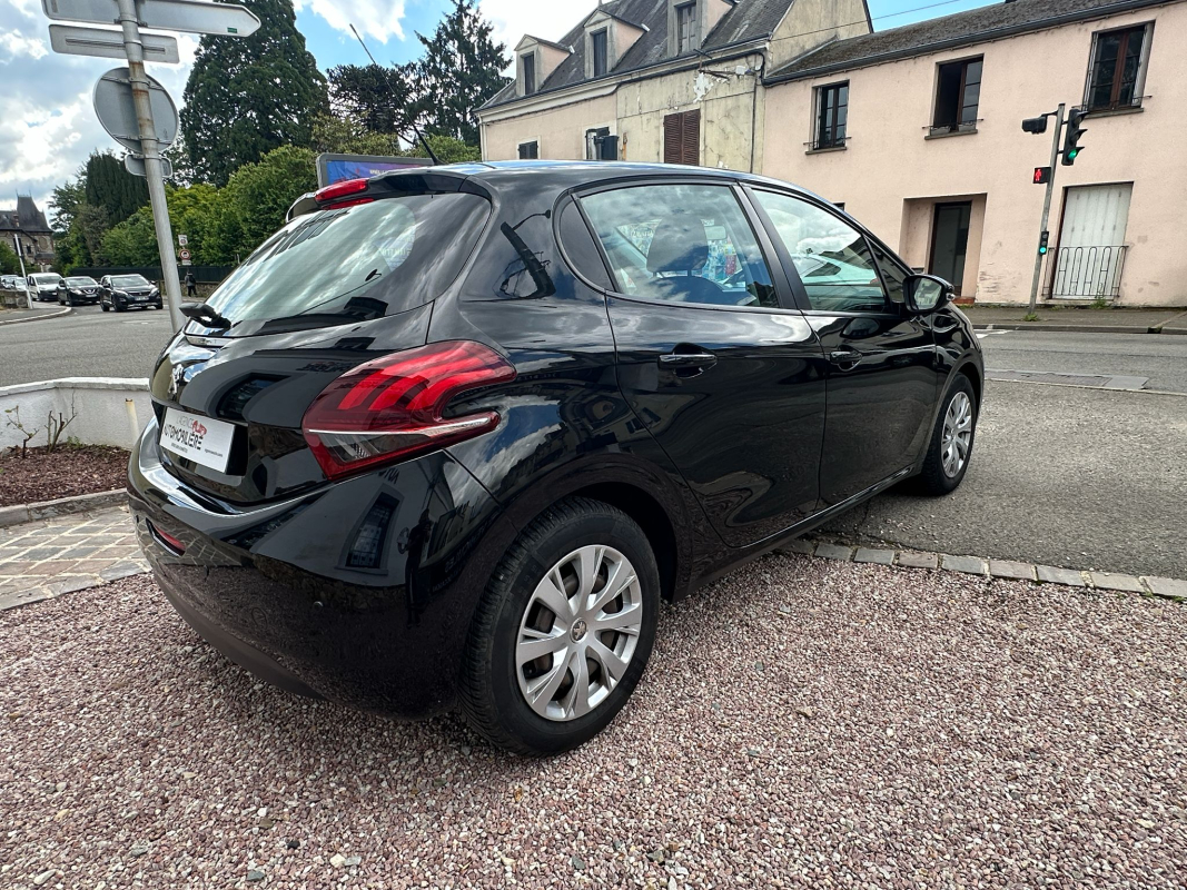 Peugeot 208 — 5