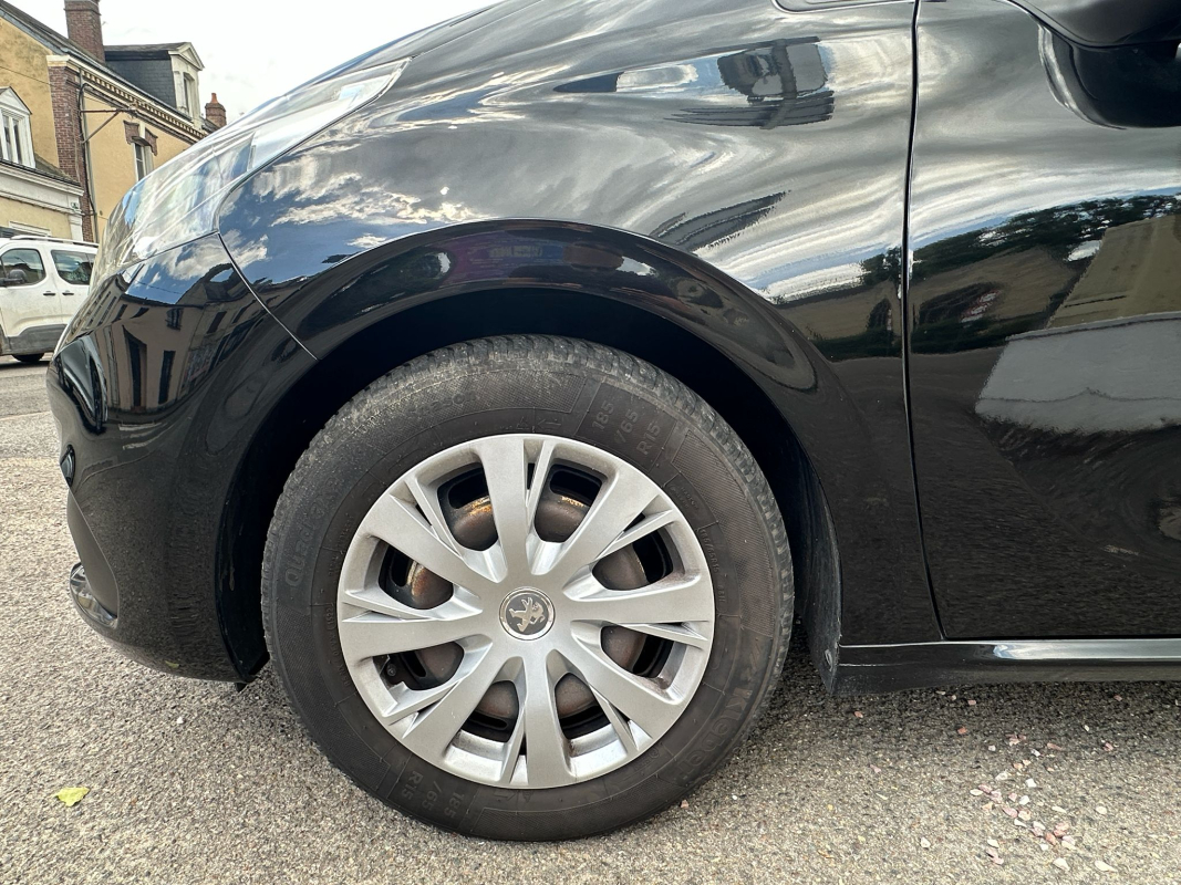 Peugeot 208 — 24