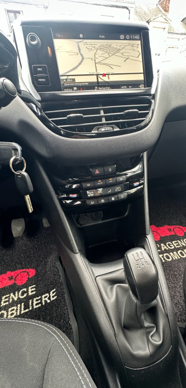 Peugeot 208 — 12