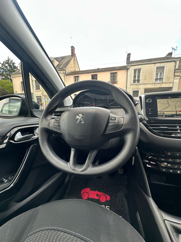 Peugeot 208 — 18