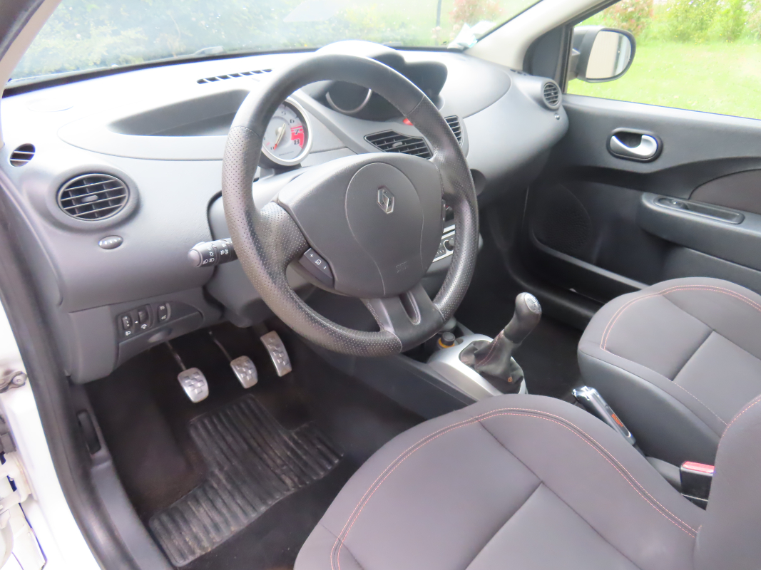 Renault Twingo — 9