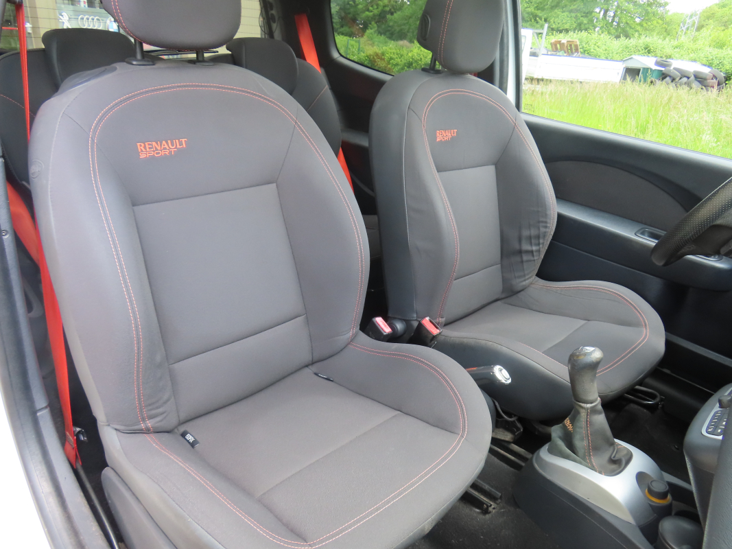 Renault Twingo — 13