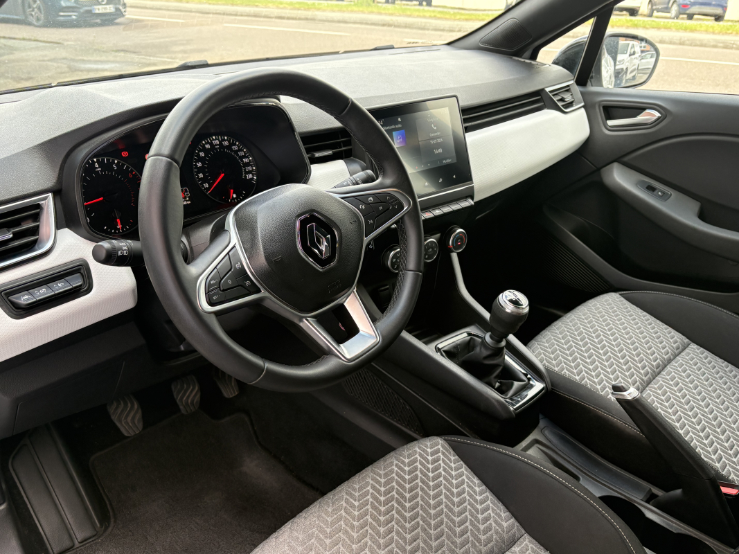 Renault Clio — 10