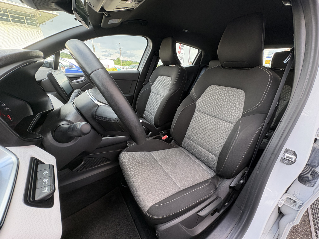 Renault Clio — 11