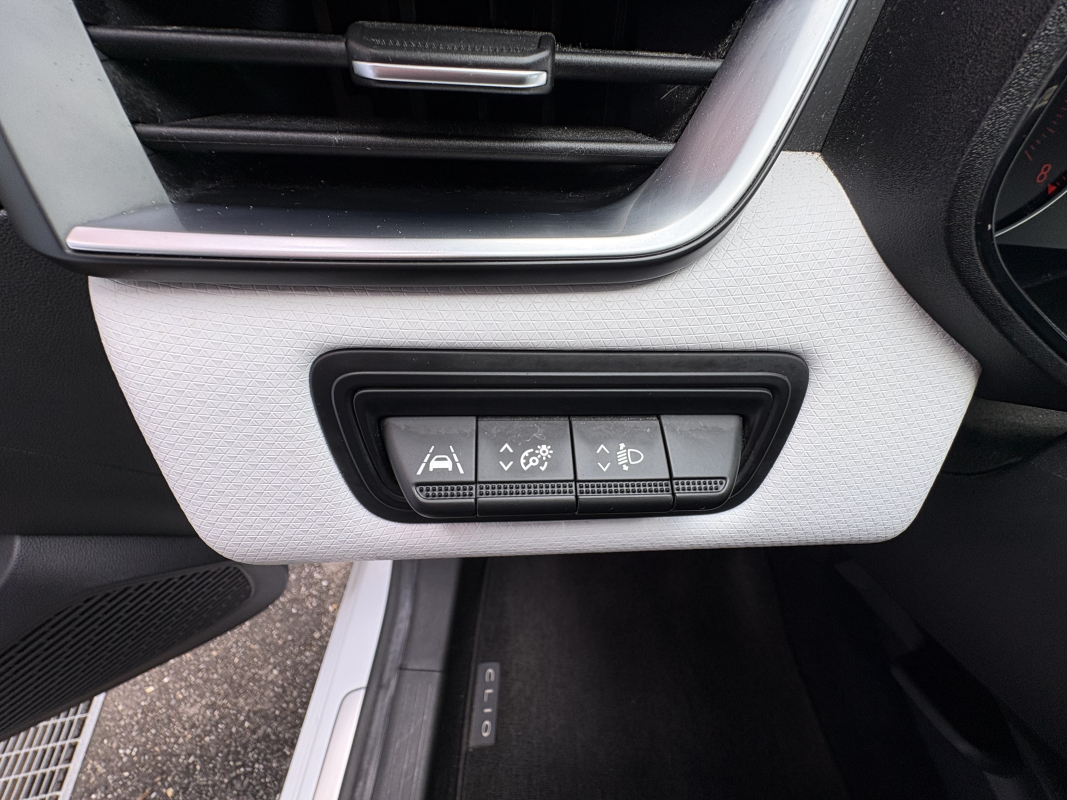 Renault Clio — 25