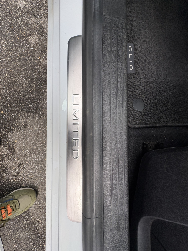 Renault Clio — 28