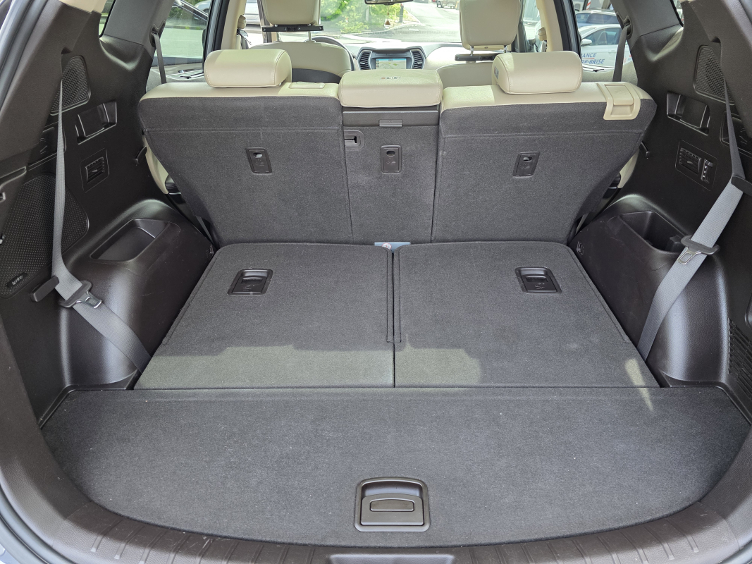 Hyundai Santa Fe — 12