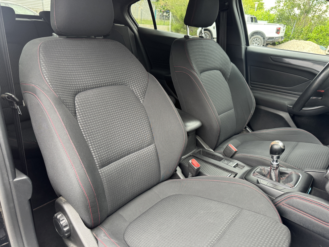 Ford Focus — 25