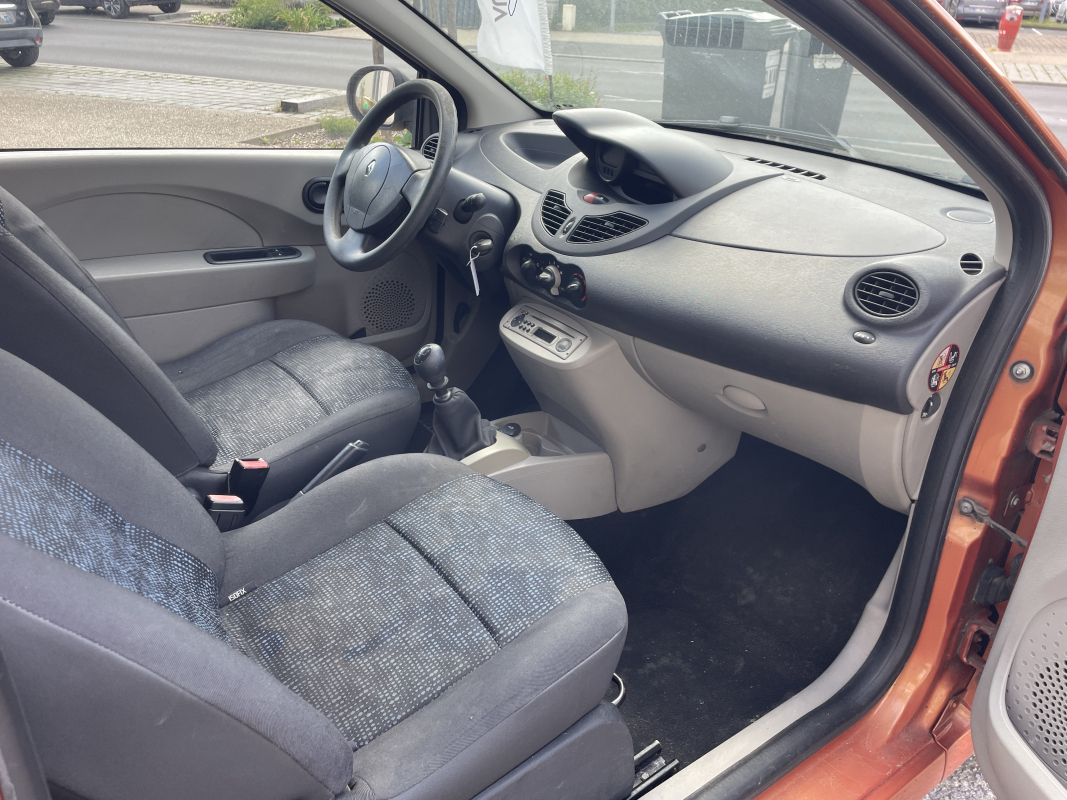 Renault Twingo — 10