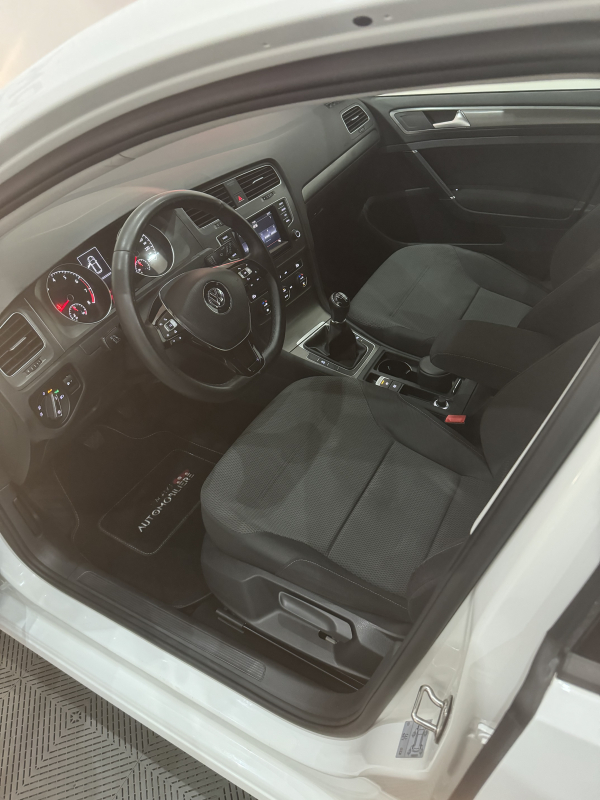 Volkswagen Golf — 10