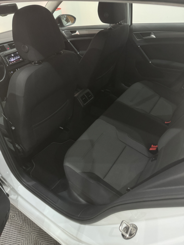 Volkswagen Golf — 16