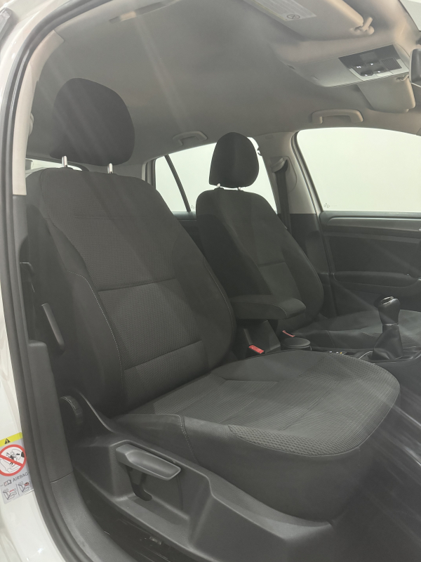 Volkswagen Golf — 13