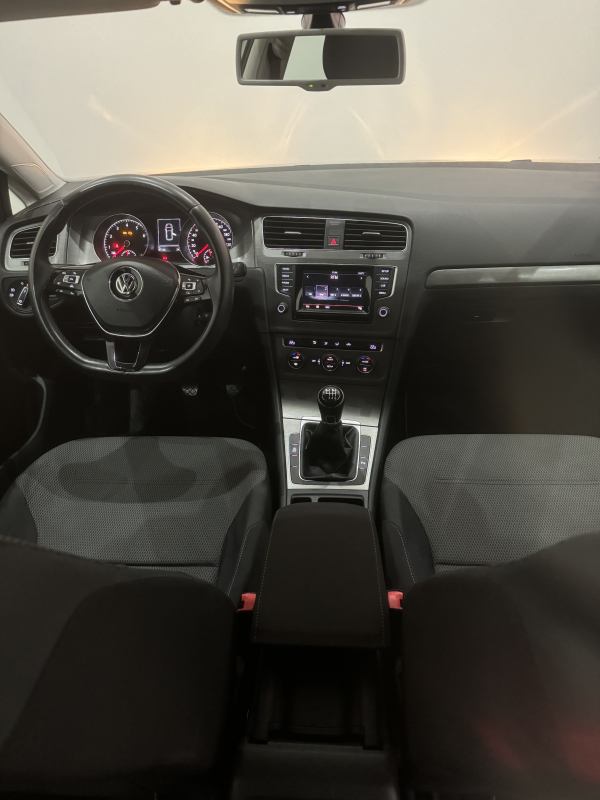 Volkswagen Golf — 11