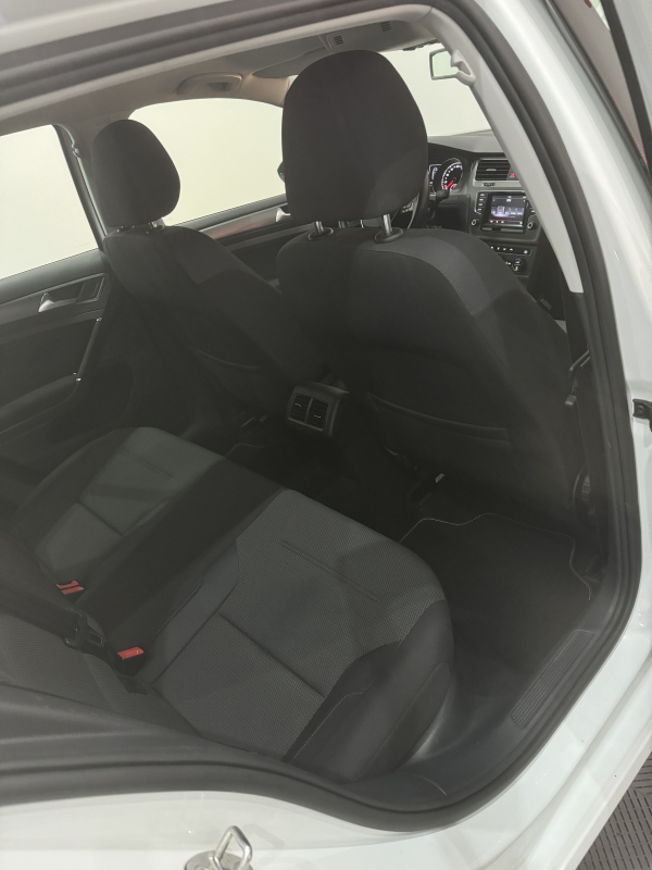 Volkswagen Golf — 14