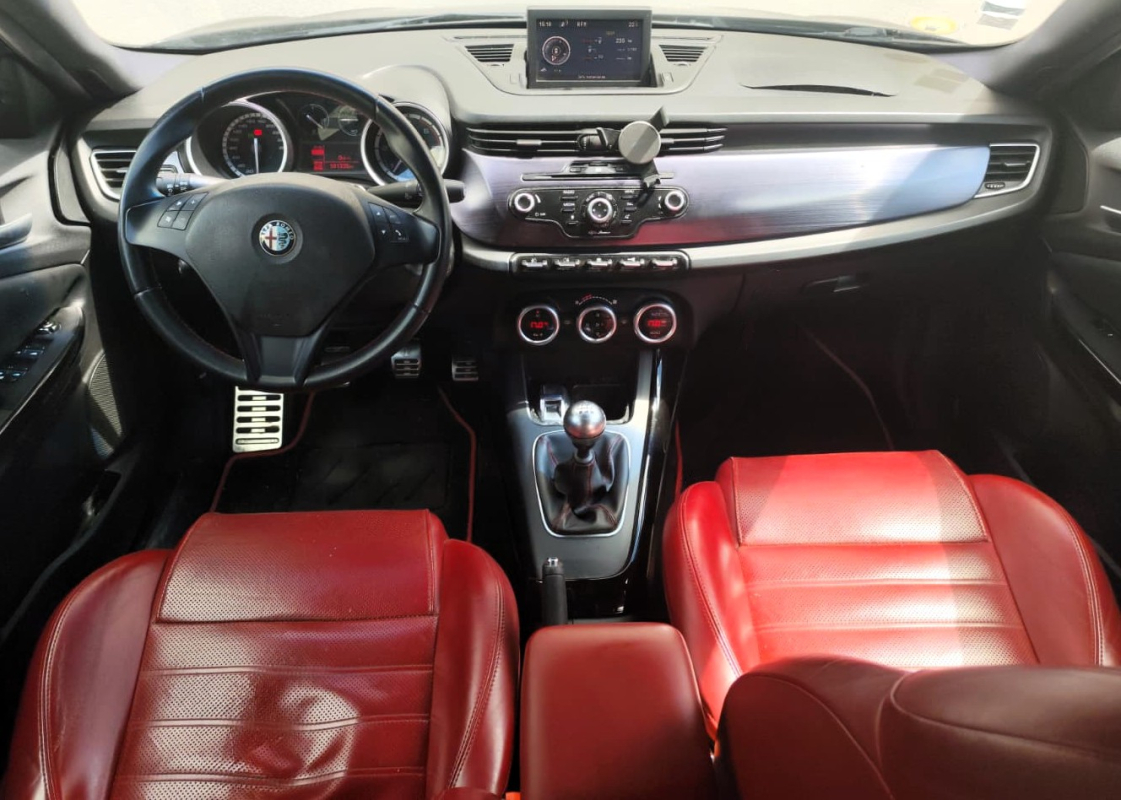 Alfa Romeo Giulietta — 9