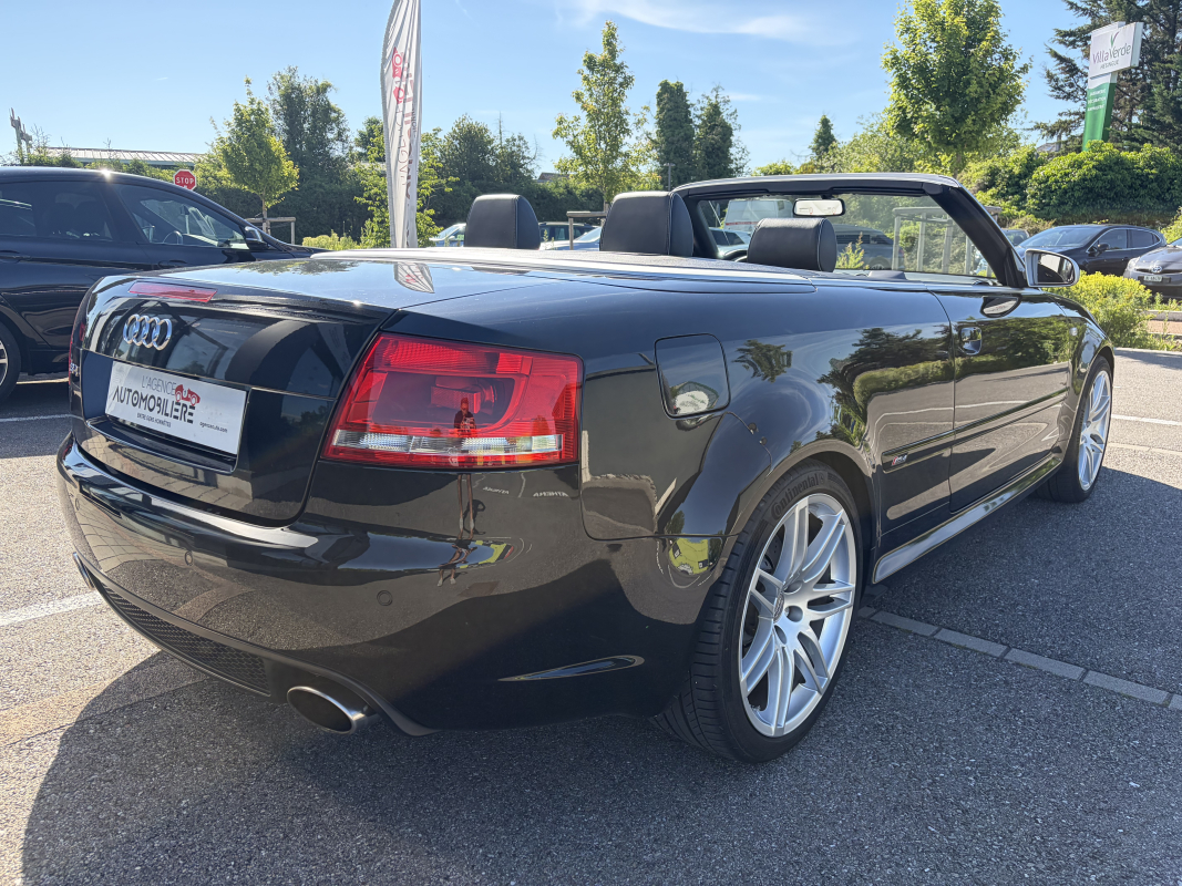 Audi RS4 — 2