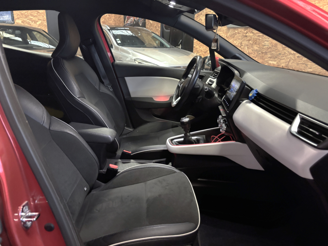 Renault Clio — 11