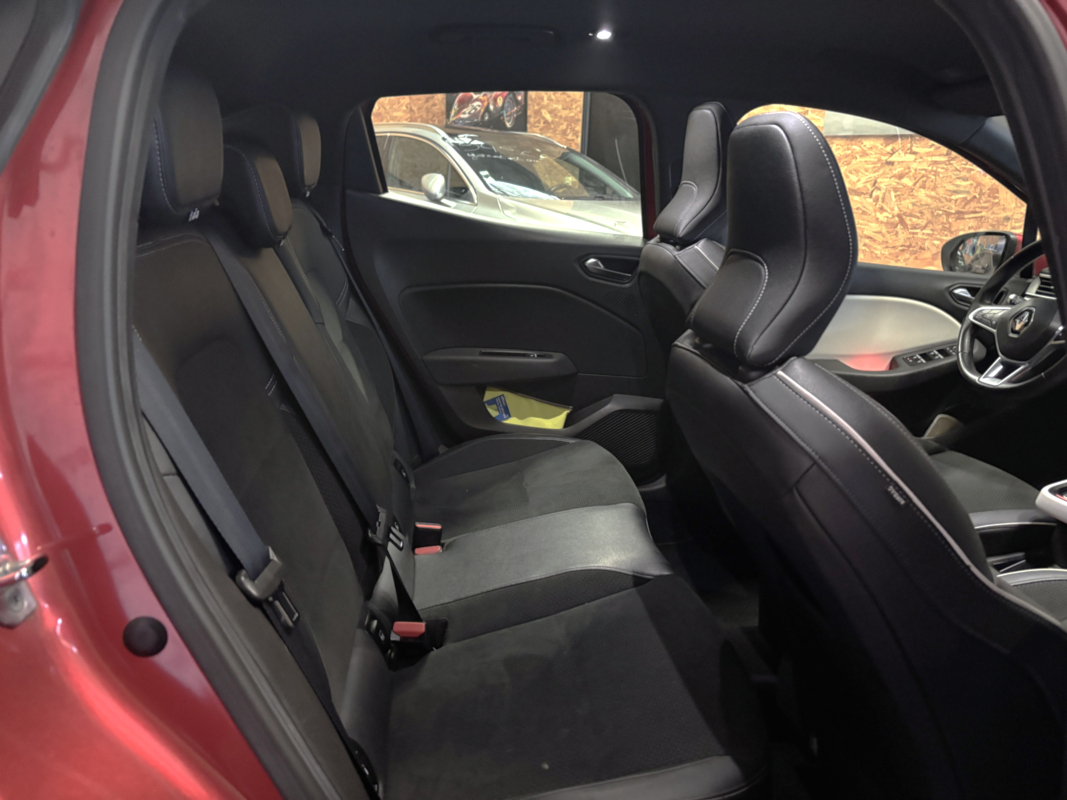 Renault Clio — 17