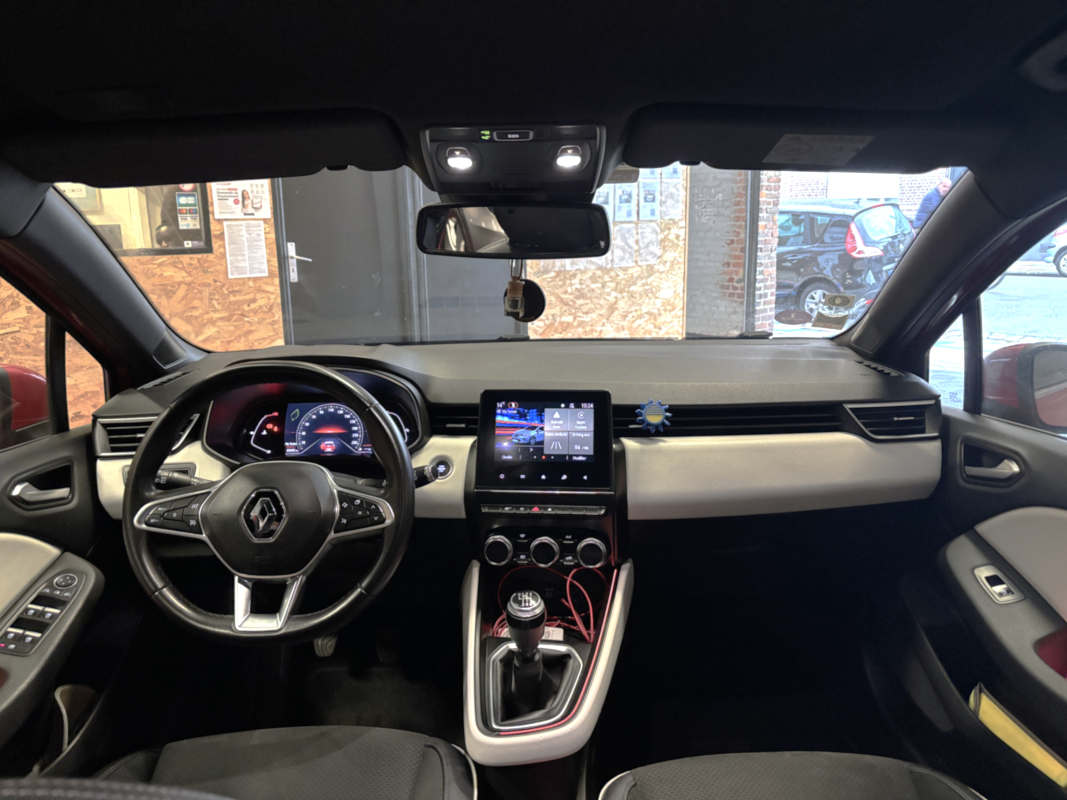 Renault Clio — 19