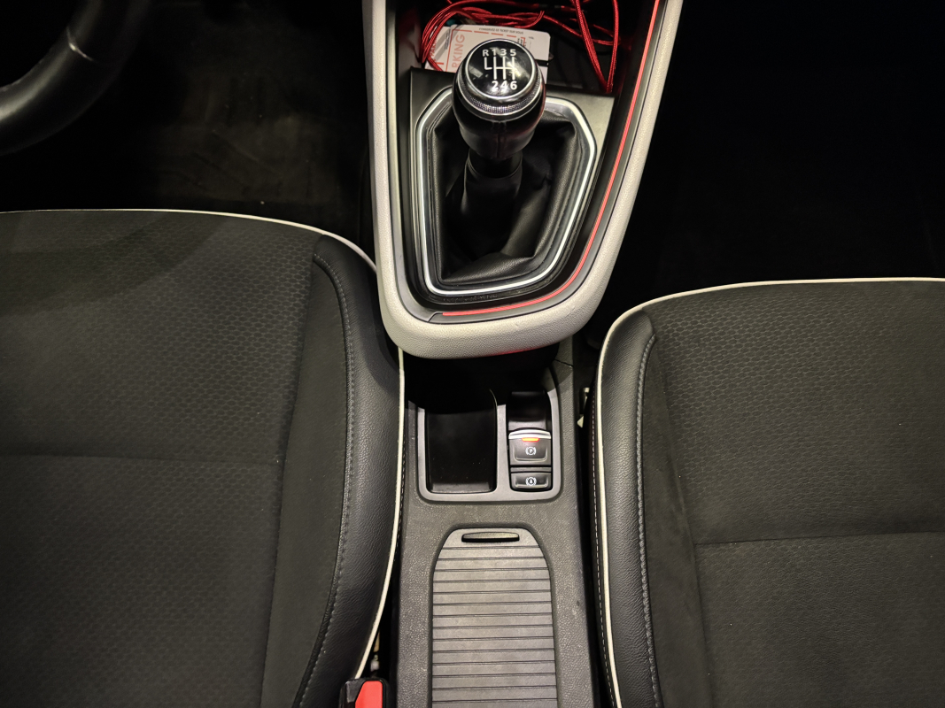 Renault Clio — 24