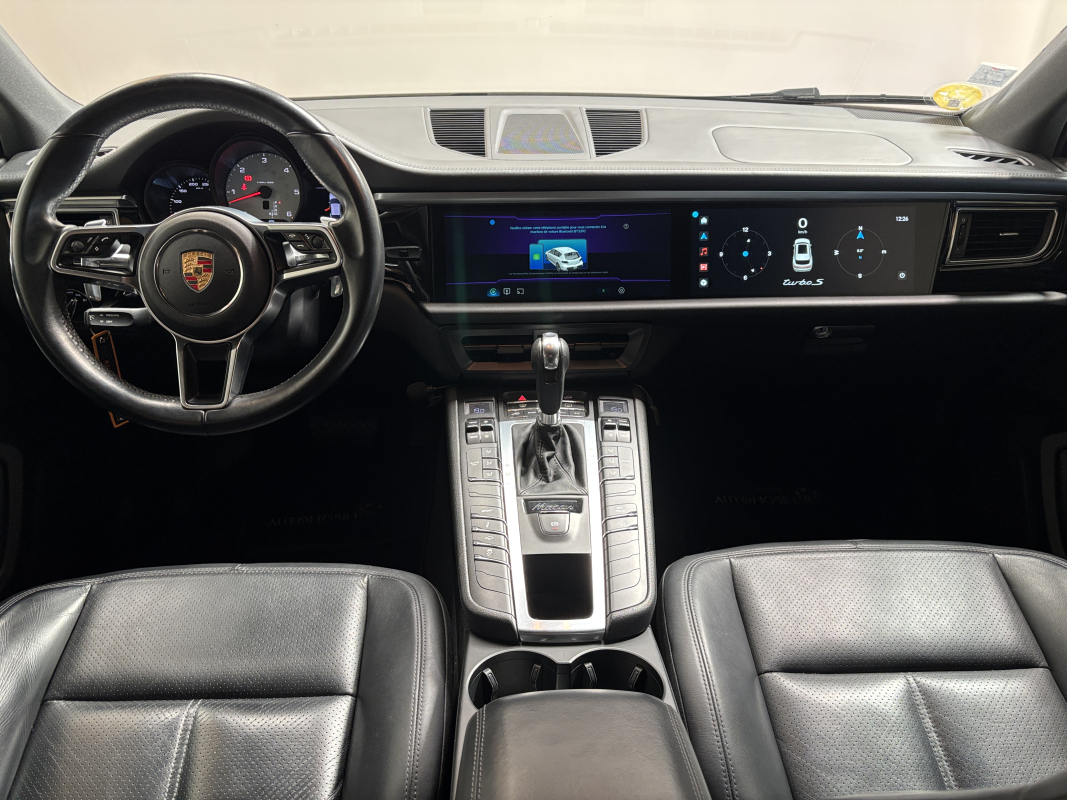 Porsche Macan — 10