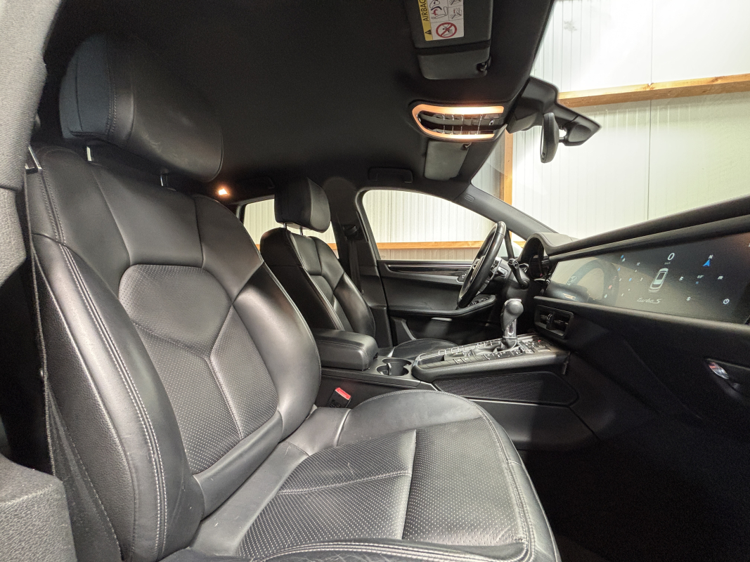 Porsche Macan — 14