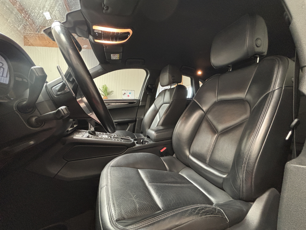 Porsche Macan — 12