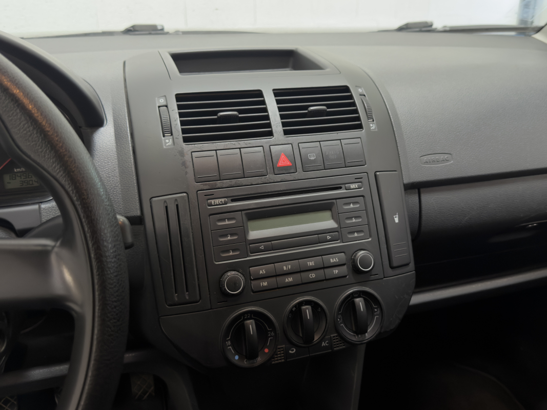 Volkswagen Polo — 17