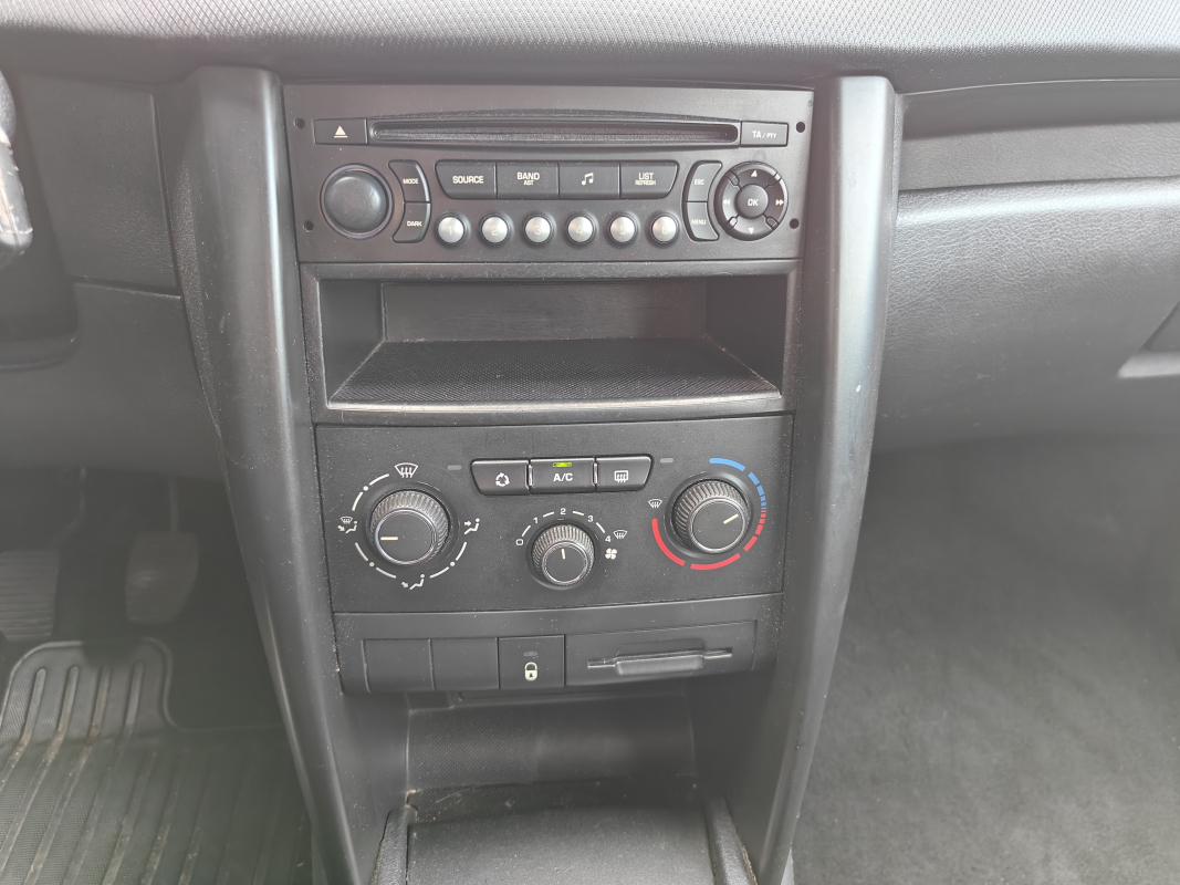 Peugeot 207 — 25