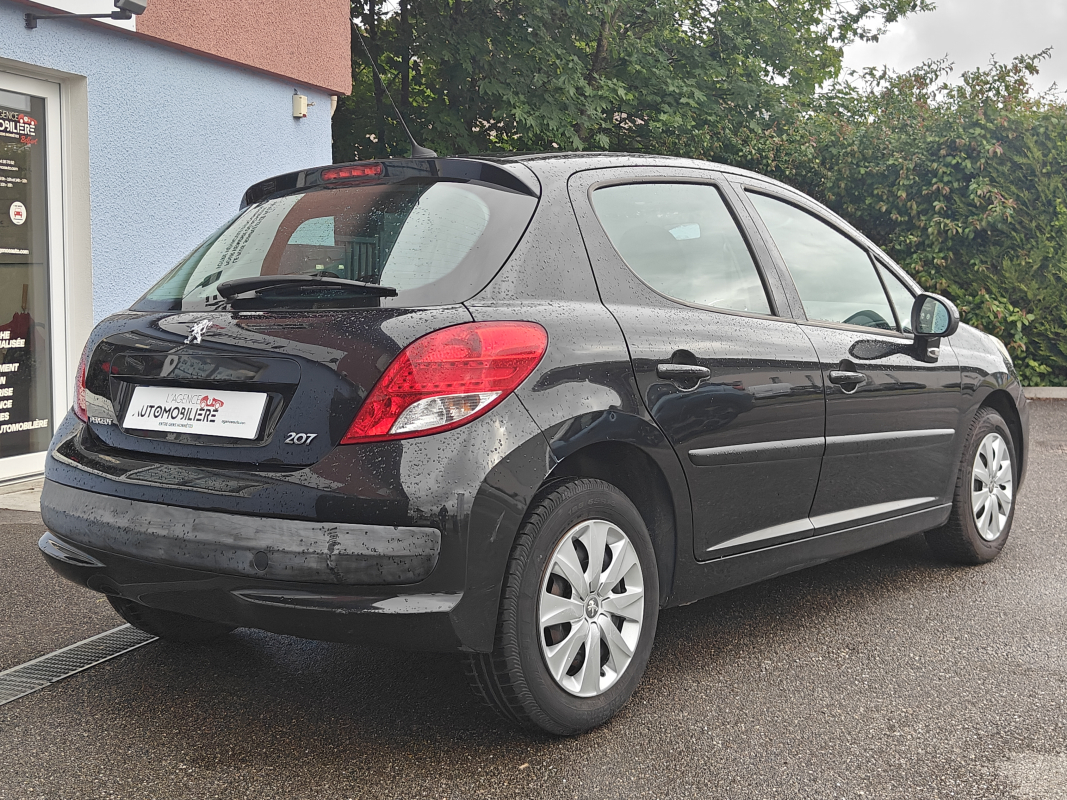 Peugeot 207 — 7
