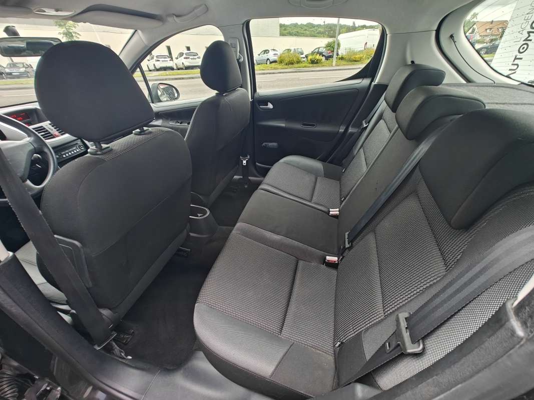 Peugeot 207 — 12
