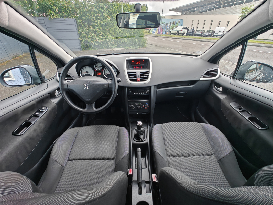 Peugeot 207 — 17