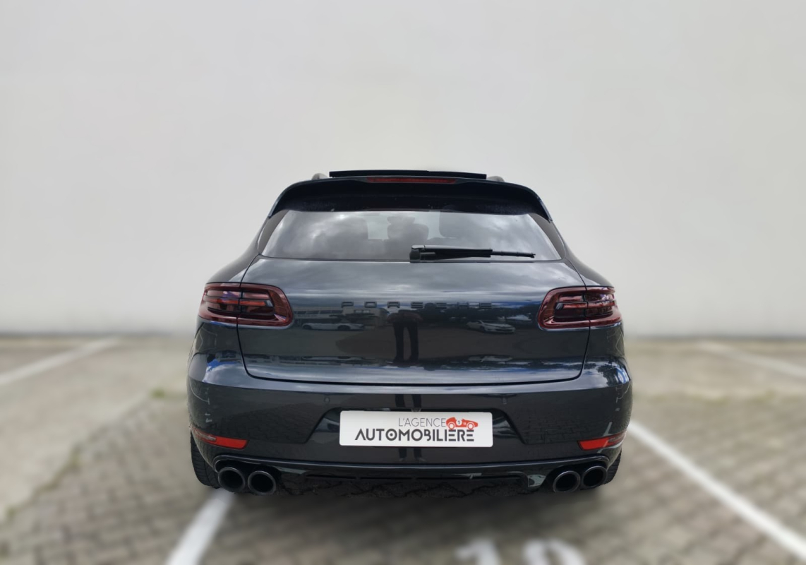 Porsche Macan — 4