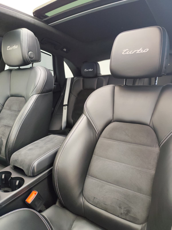 Porsche Macan — 12