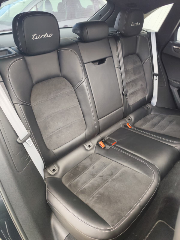 Porsche Macan — 13