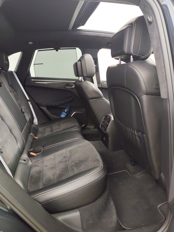Porsche Macan — 14