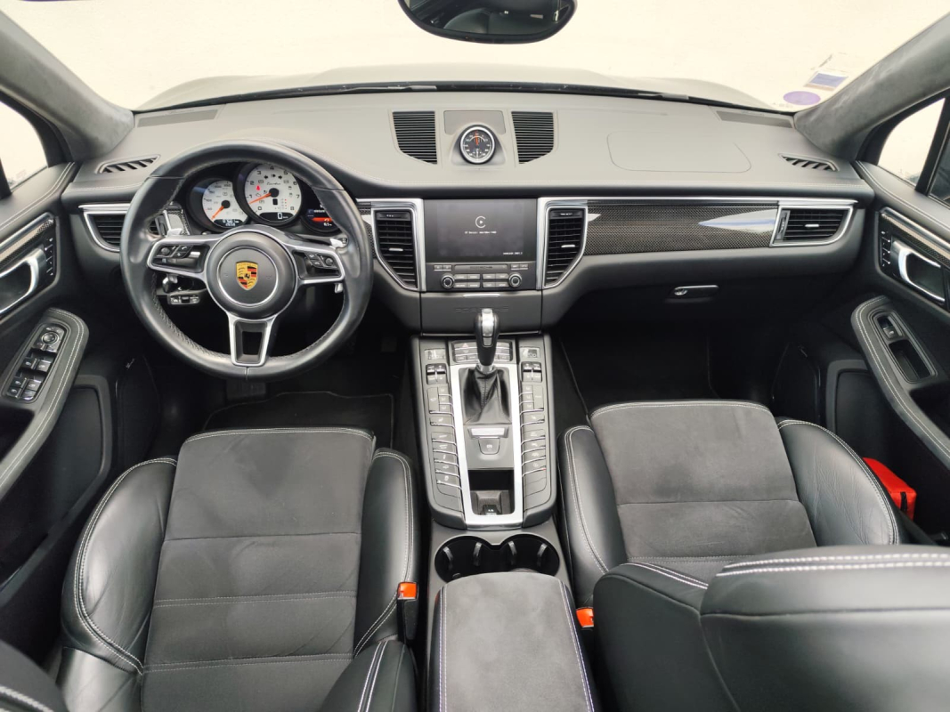 Porsche Macan — 9