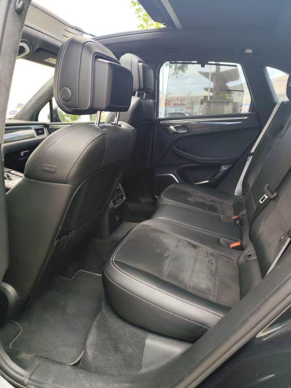 Porsche Macan — 16