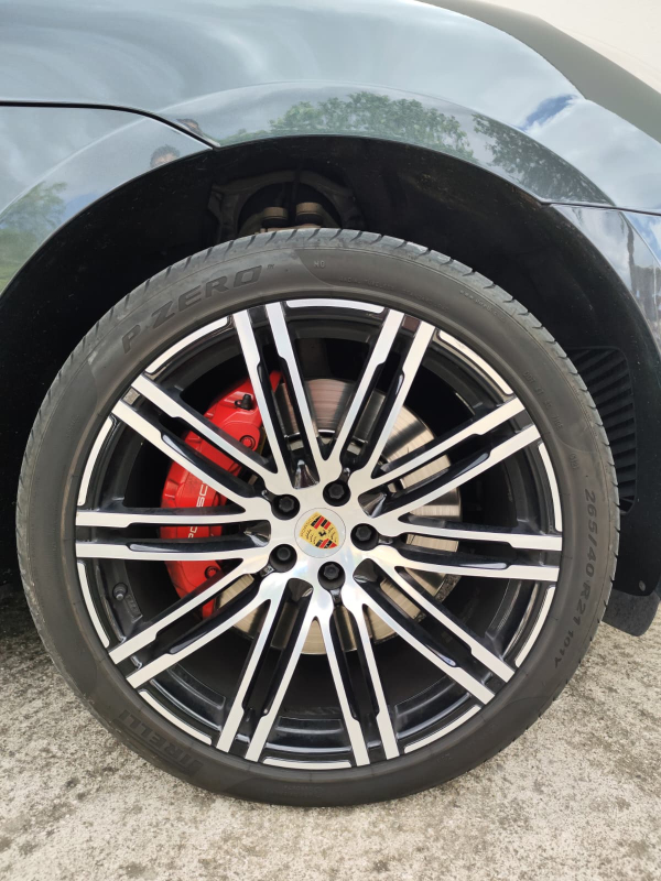 Porsche Macan — 27