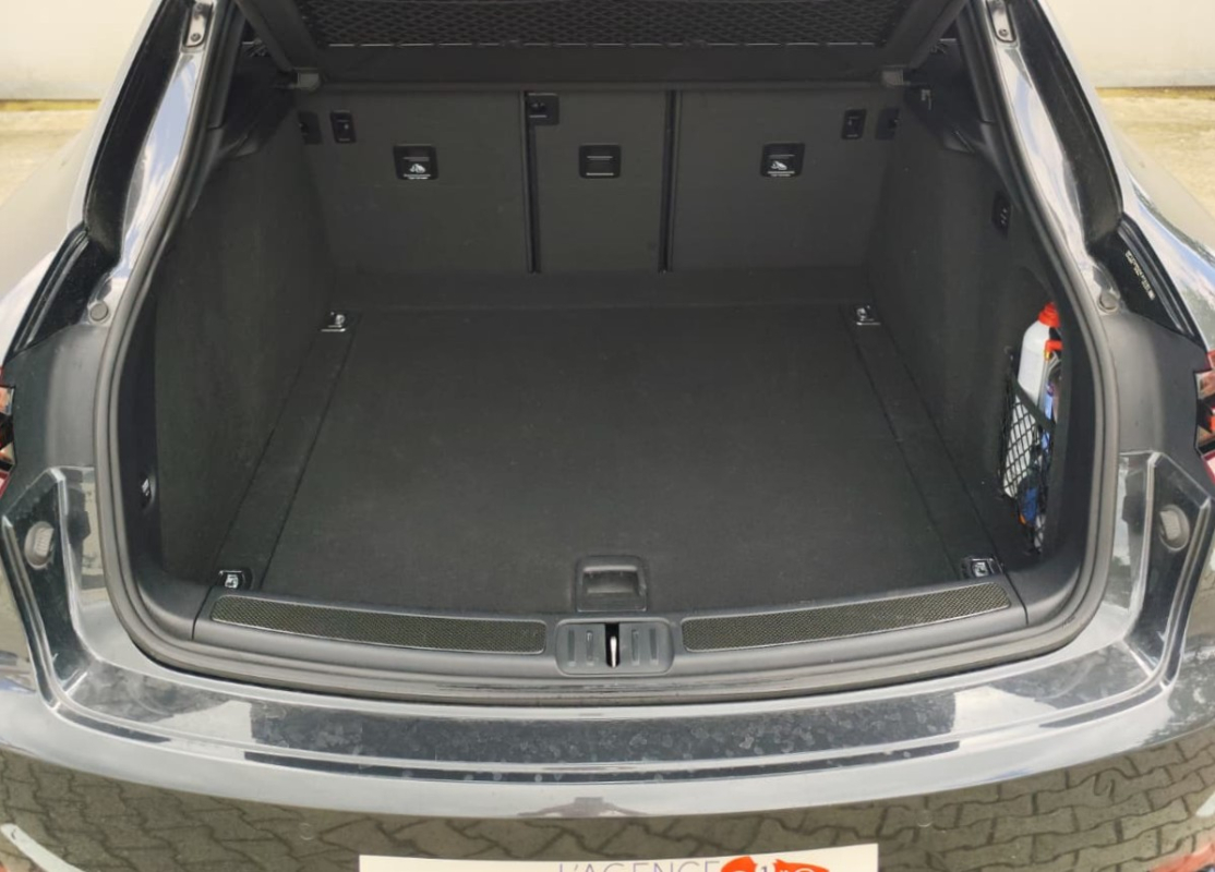 Porsche Macan — 19