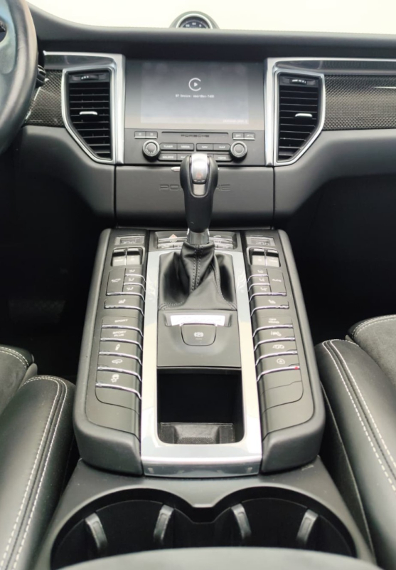 Porsche Macan — 18