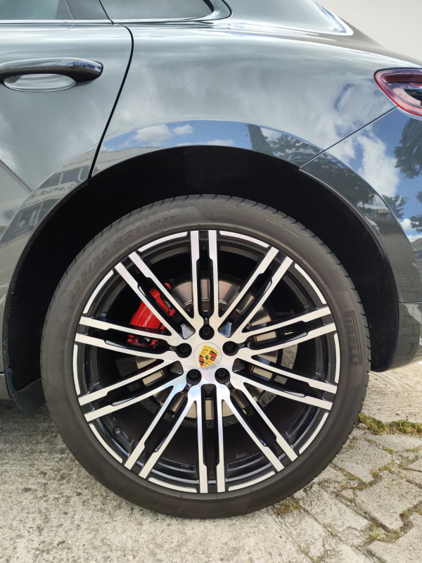 Porsche Macan — 29