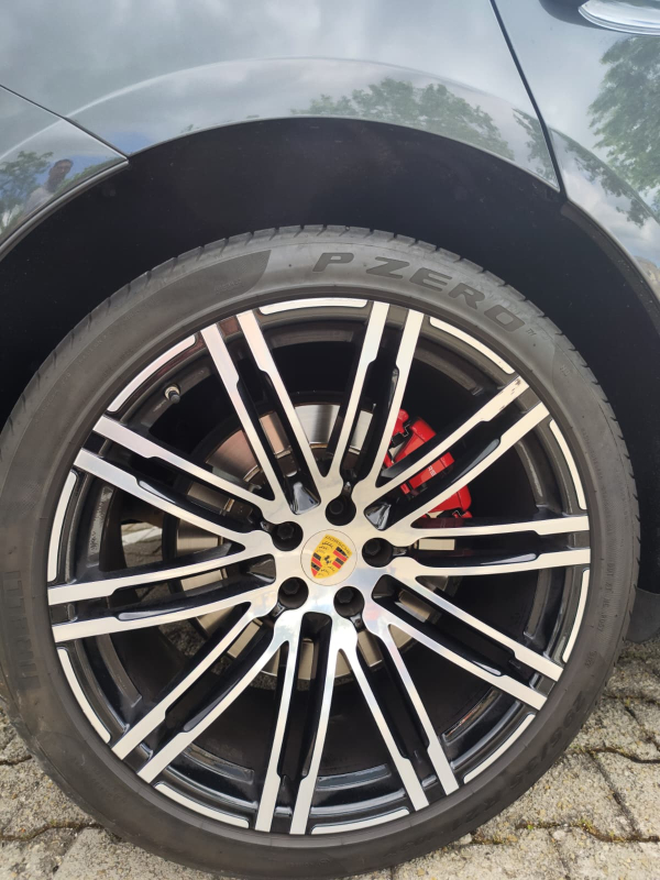Porsche Macan — 30