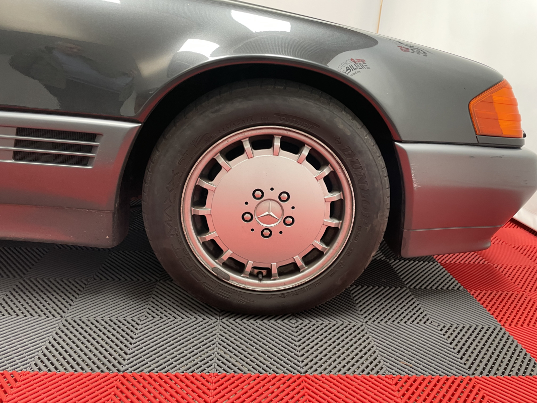 Mercedes SL — 32