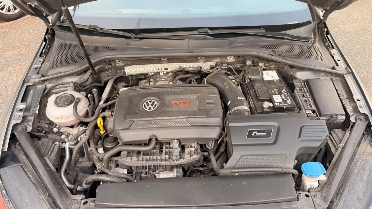 Volkswagen Golf — 22
