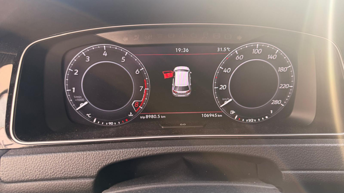 Volkswagen Golf — 18