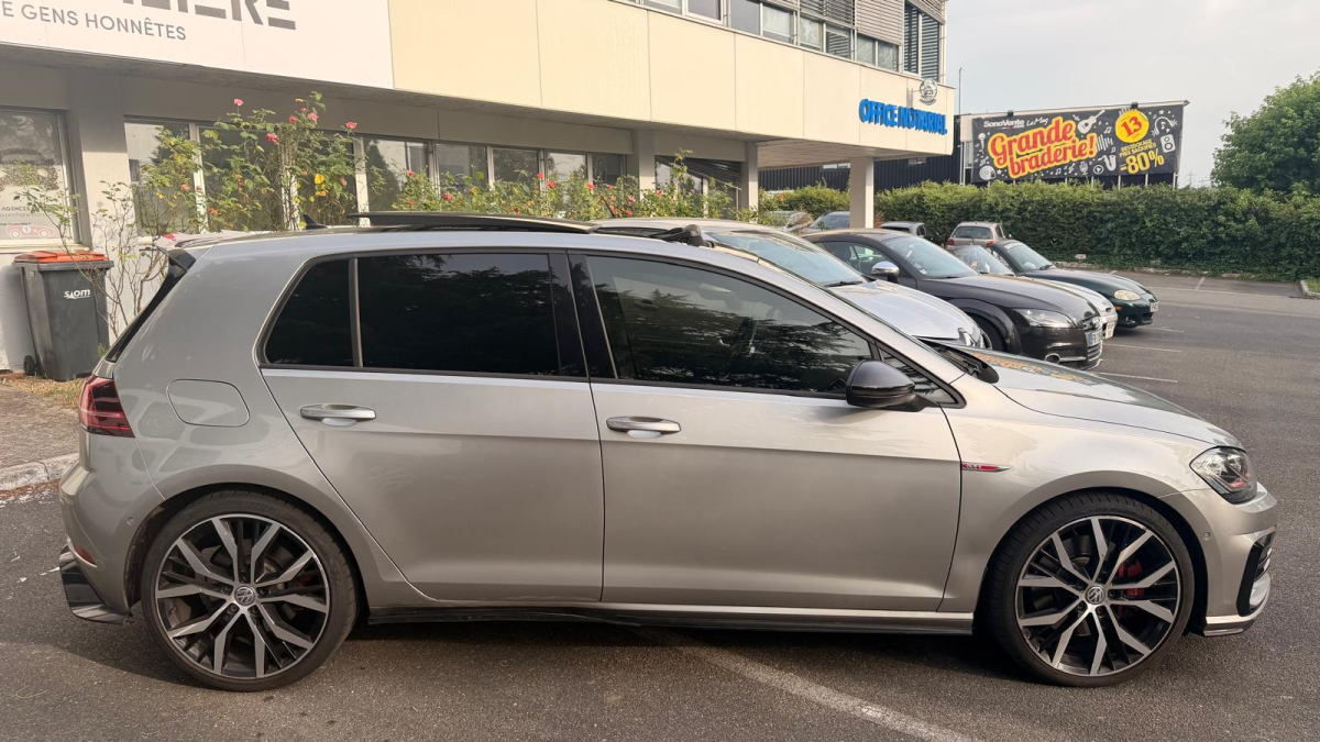 Volkswagen Golf — 8